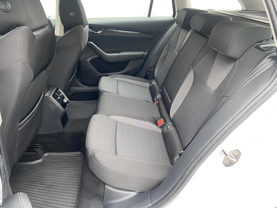 Škoda Octavia IV 2.0 TDi Ambition Plus