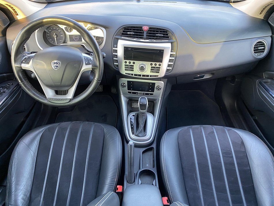 Lancia Delta 1.8T 