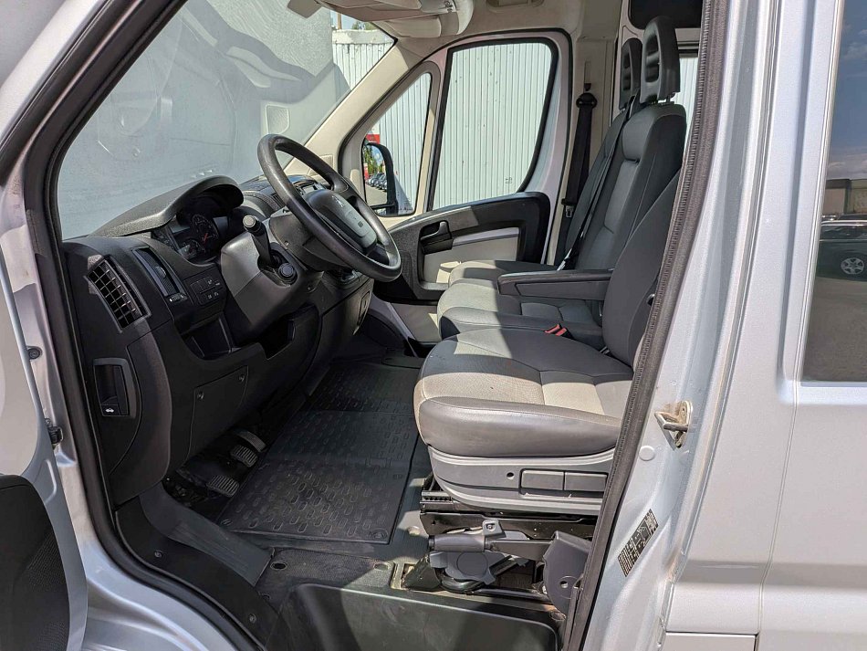 Peugeot Boxer 2.2HDi  L3H2 6míst