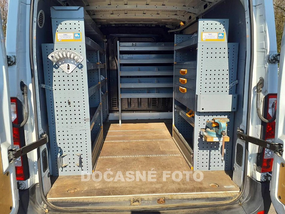 Nissan NV400 2.3DCi  DÍLNA