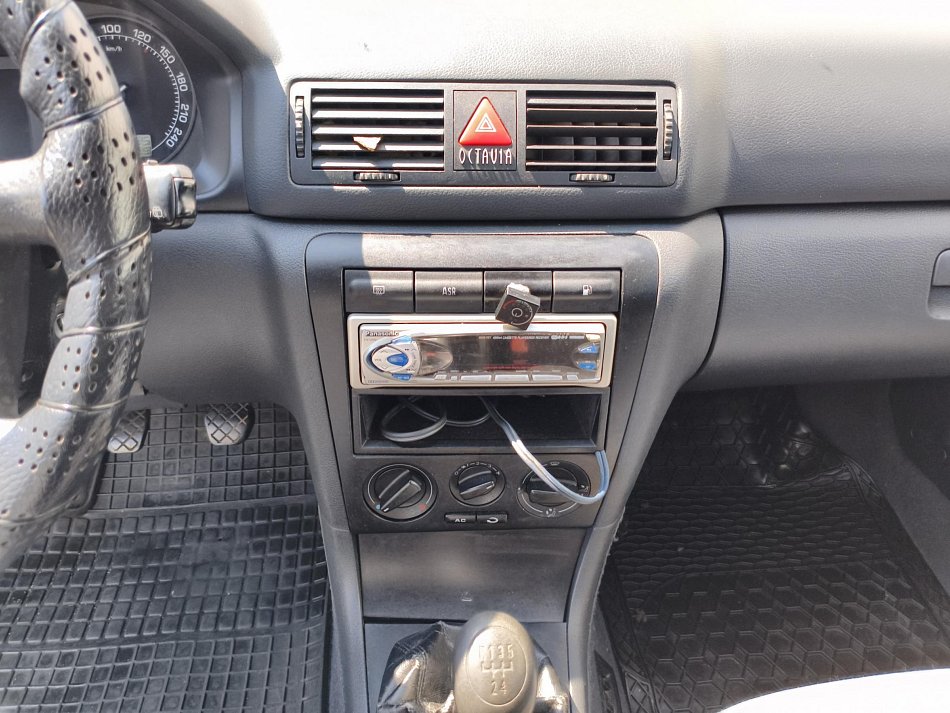 Škoda Octavia 1.6i Ambiente