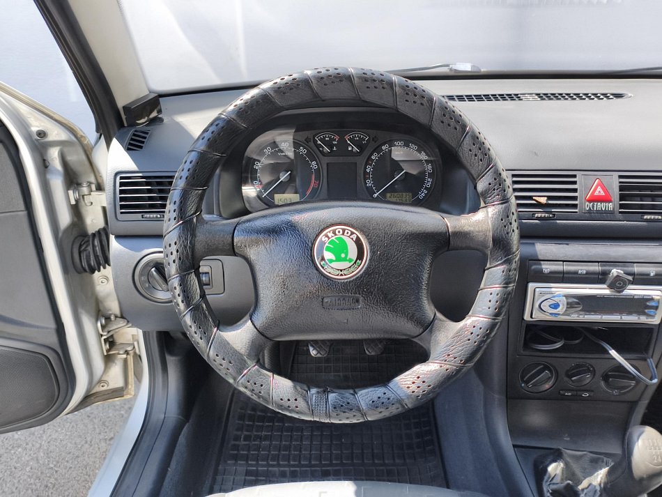 Škoda Octavia 1.6i Ambiente