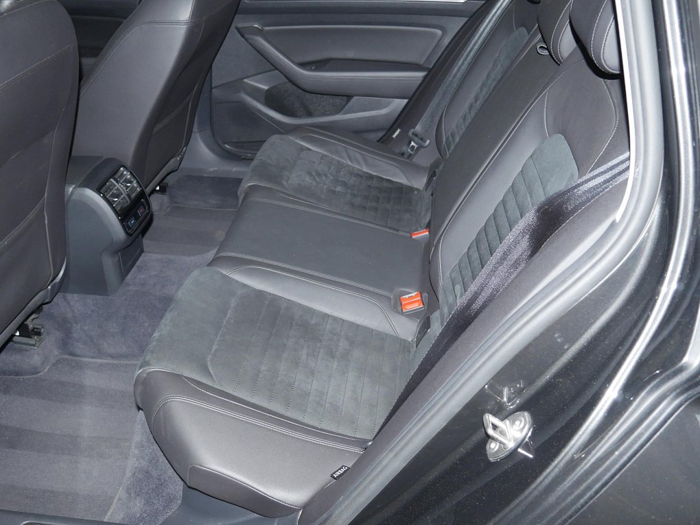 Volkswagen Passat 2.0 TDi 