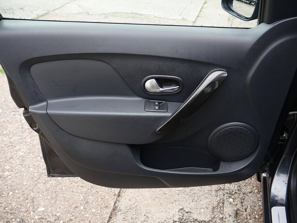 Dacia Sandero 1.0i 