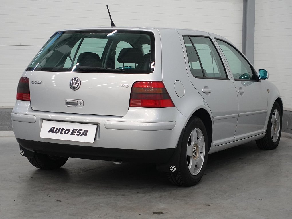 Volkswagen Golf 2.3 V5 