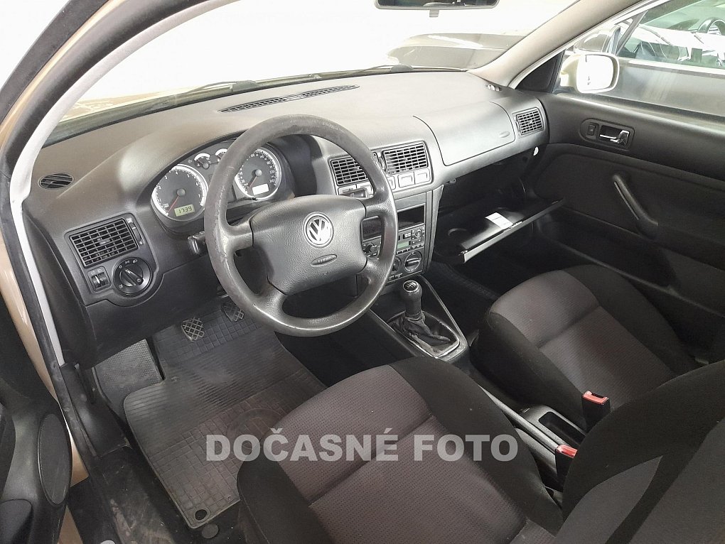 Volkswagen Golf 1.6 i 