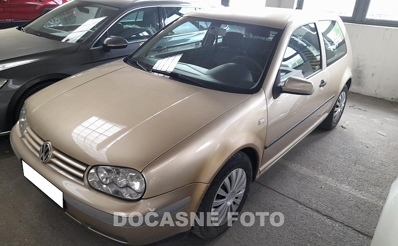 Volkswagen Golf 1.6 i 