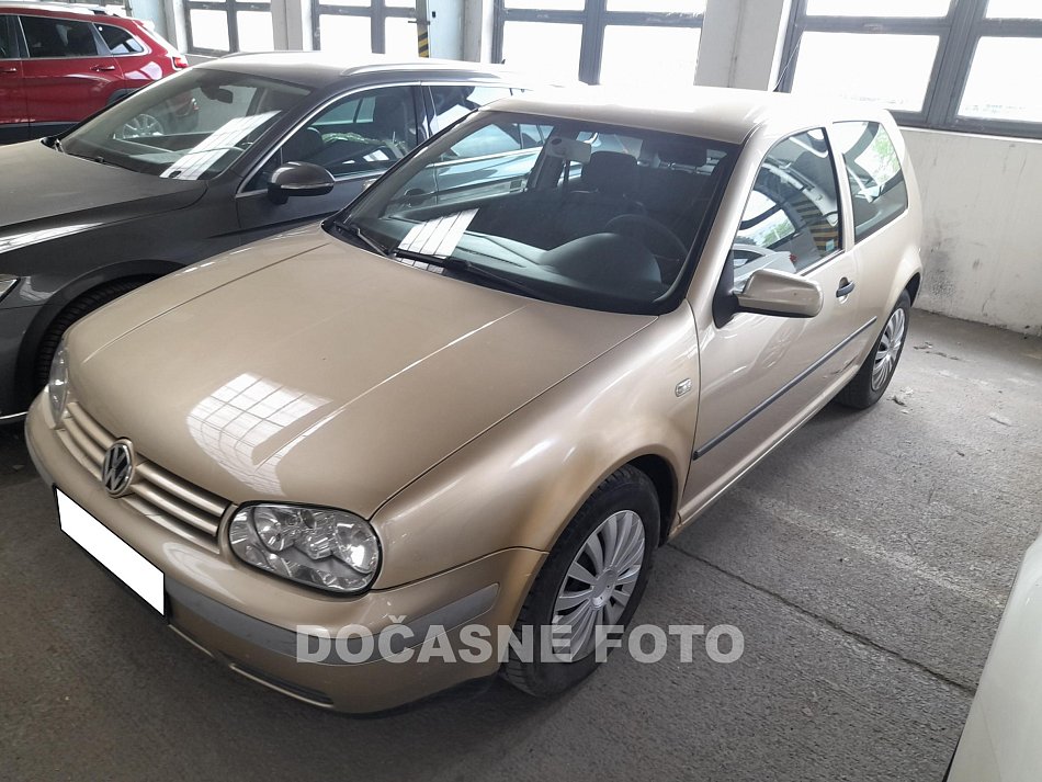 Volkswagen Golf 1.6 i 