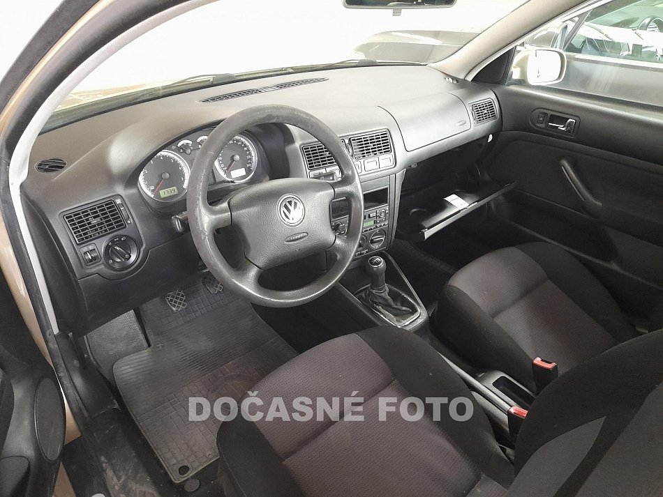 Volkswagen Golf 1.6 i 