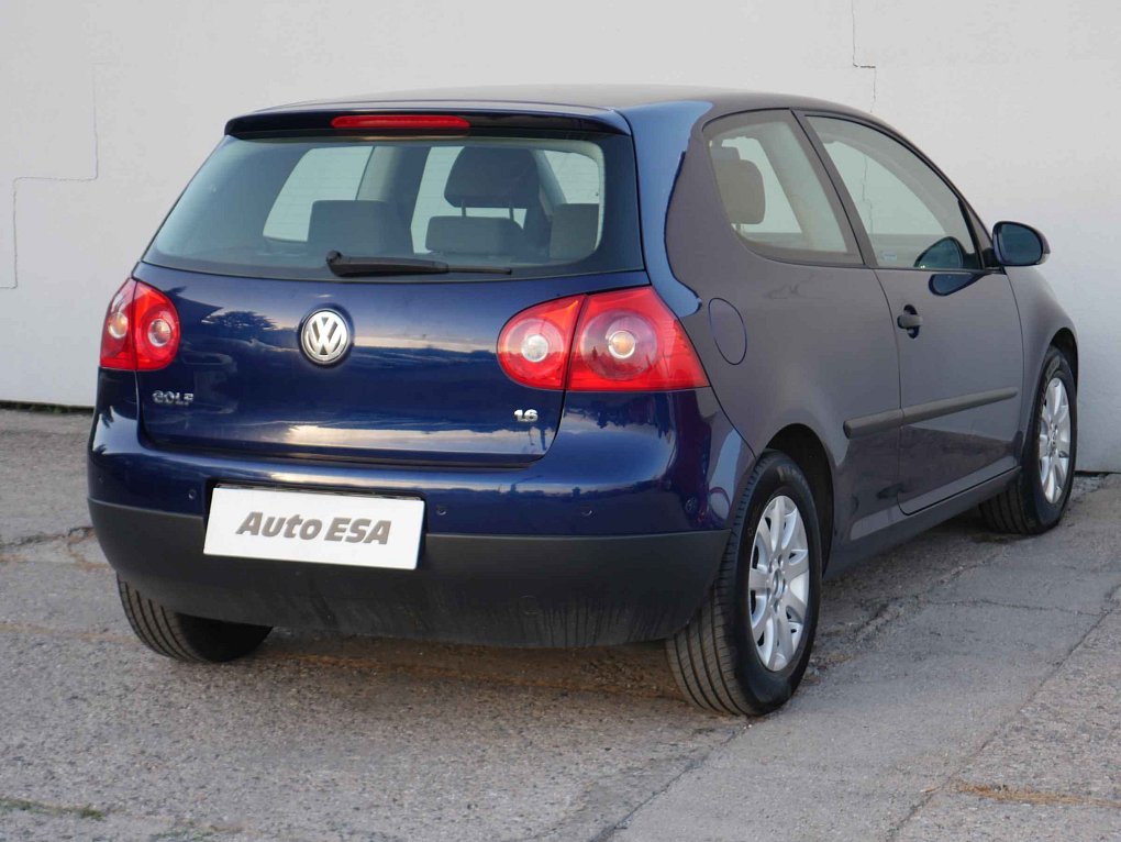 Volkswagen Golf 1.6 i 
