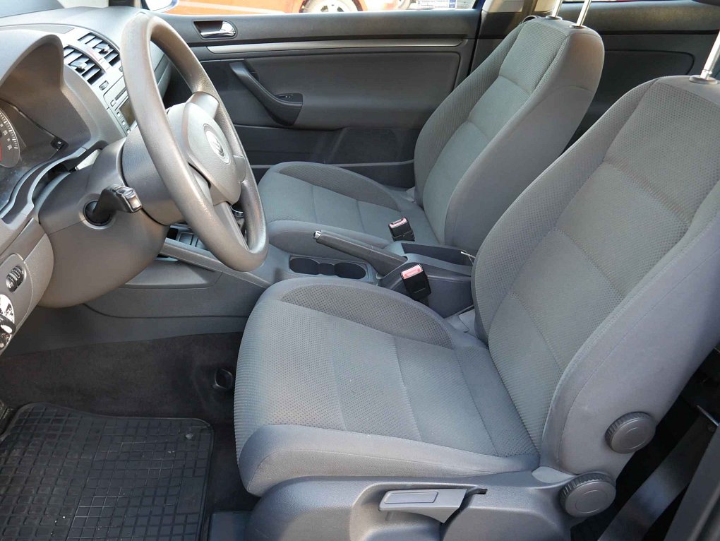 Volkswagen Golf 1.6 i 