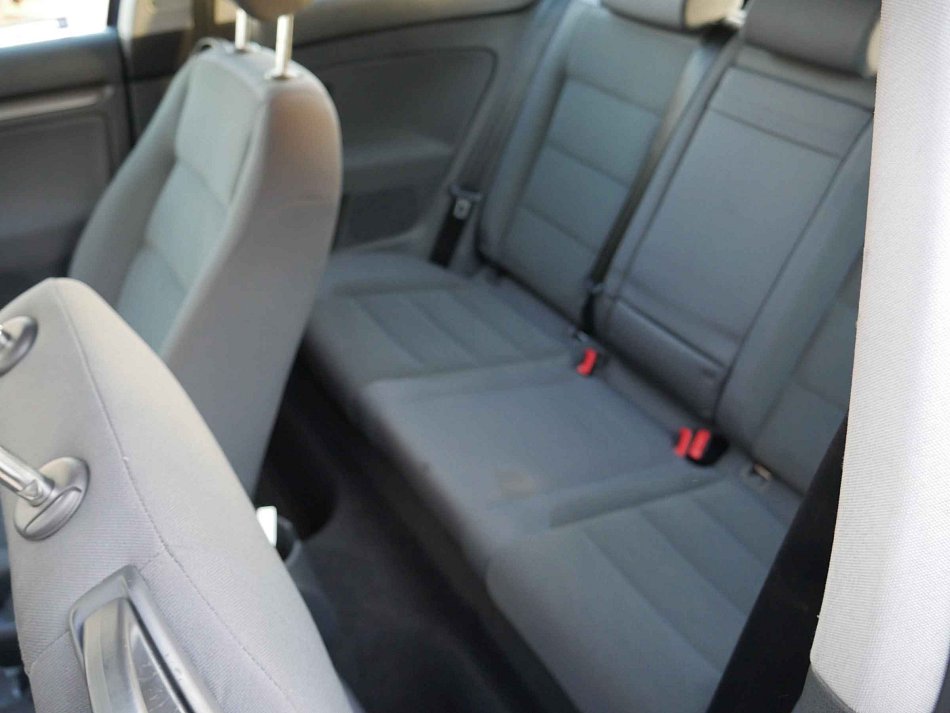 Volkswagen Golf 1.6 i 