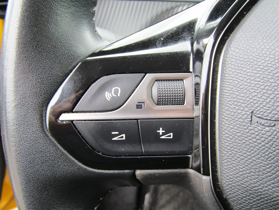 Peugeot 208 1.2 PURETECH 