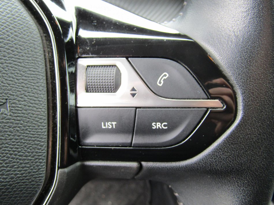 Peugeot 208 1.2 PURETECH 