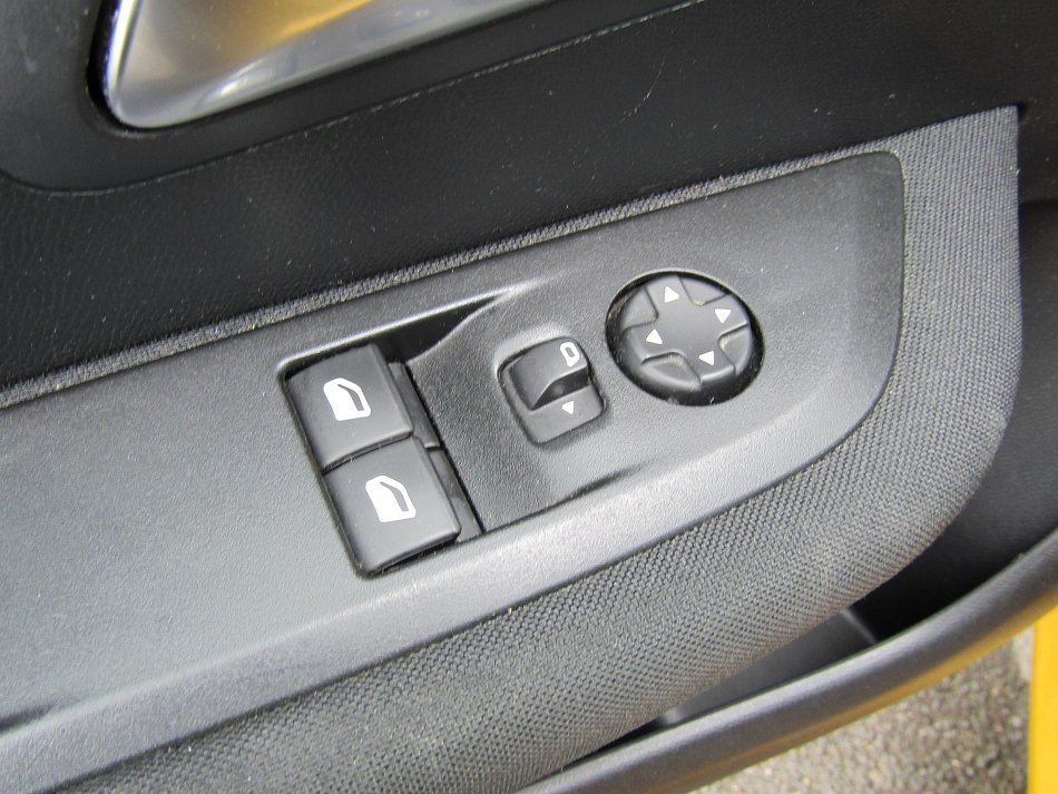 Peugeot 208 1.2 PURETECH 