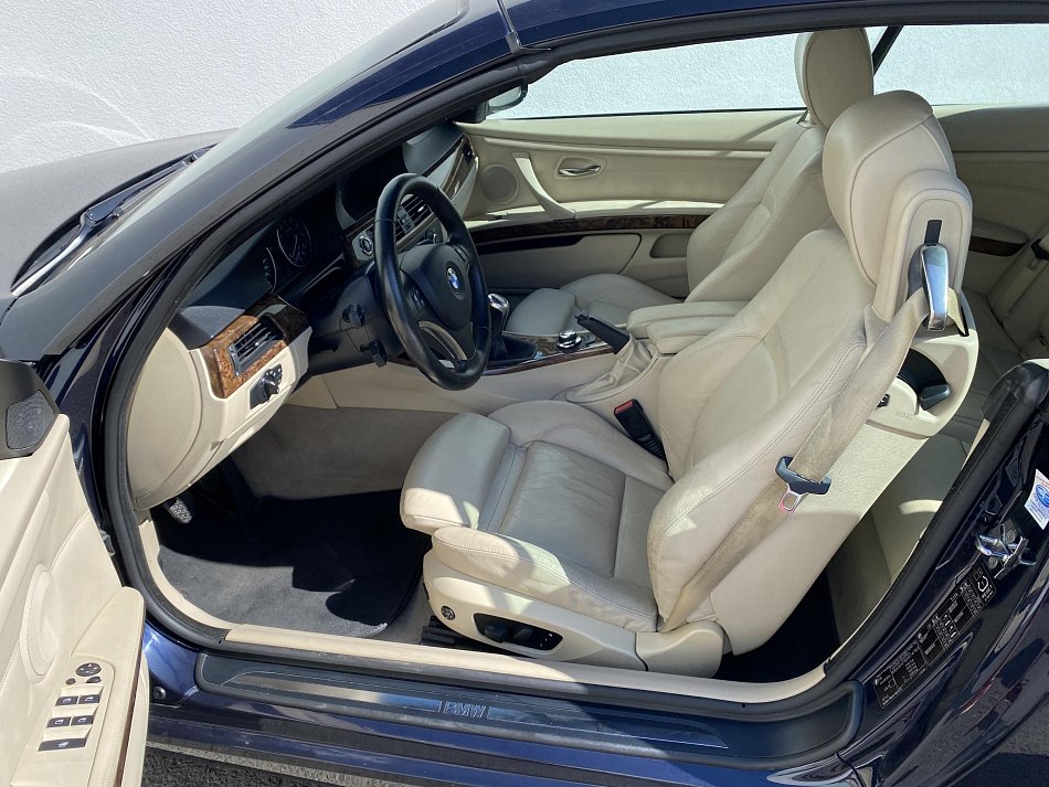 BMW Řada 3 3.0i  330i