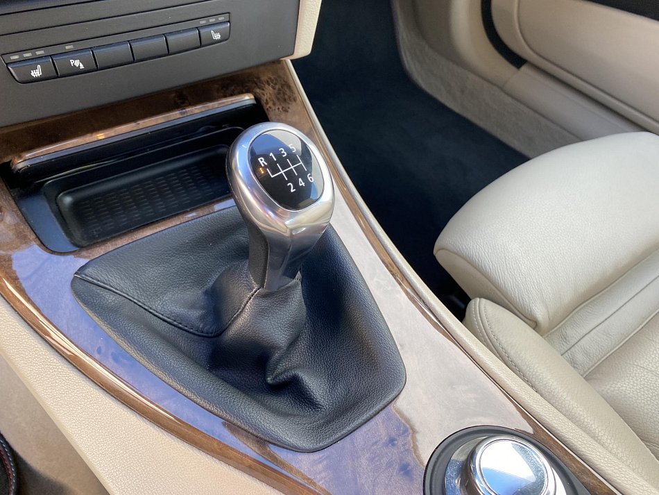 BMW Řada 3 3.0i  330i