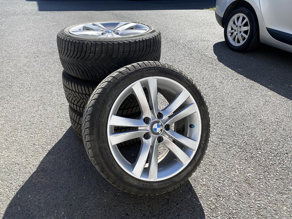 BMW Řada 3 3.0i  330i