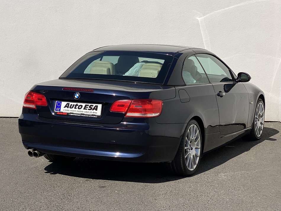BMW Řada 3 3.0i  330i