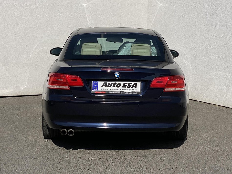 BMW Řada 3 3.0i  330i