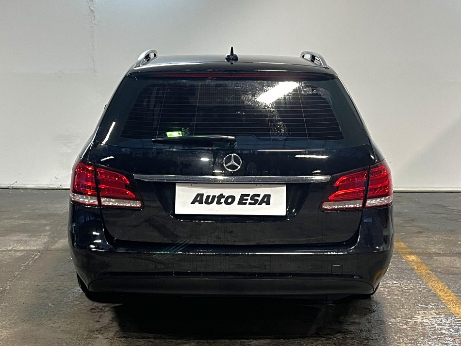 Mercedes-Benz Třída E 2.2 CDi Elegance E250