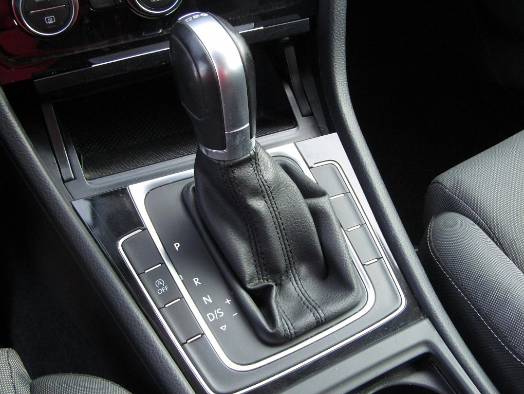 Volkswagen Golf 2.0TDi 