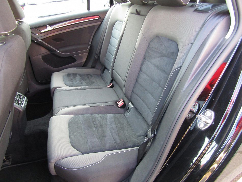 Volkswagen Golf 2.0TDi 