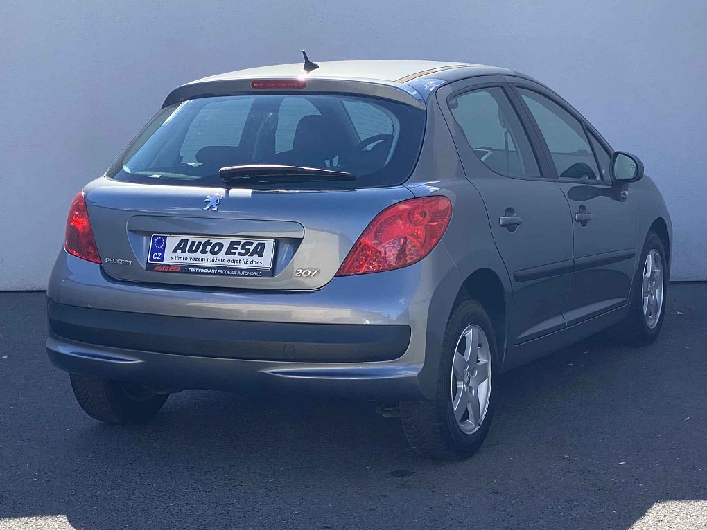 Peugeot 207 1.4 i 