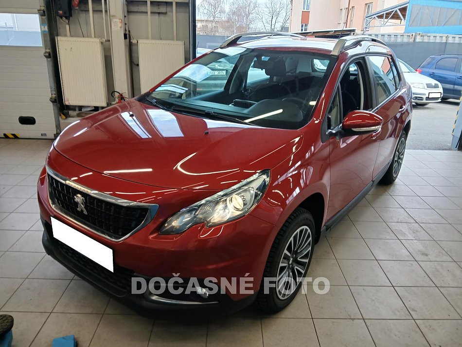 Peugeot 2008 1.2i 