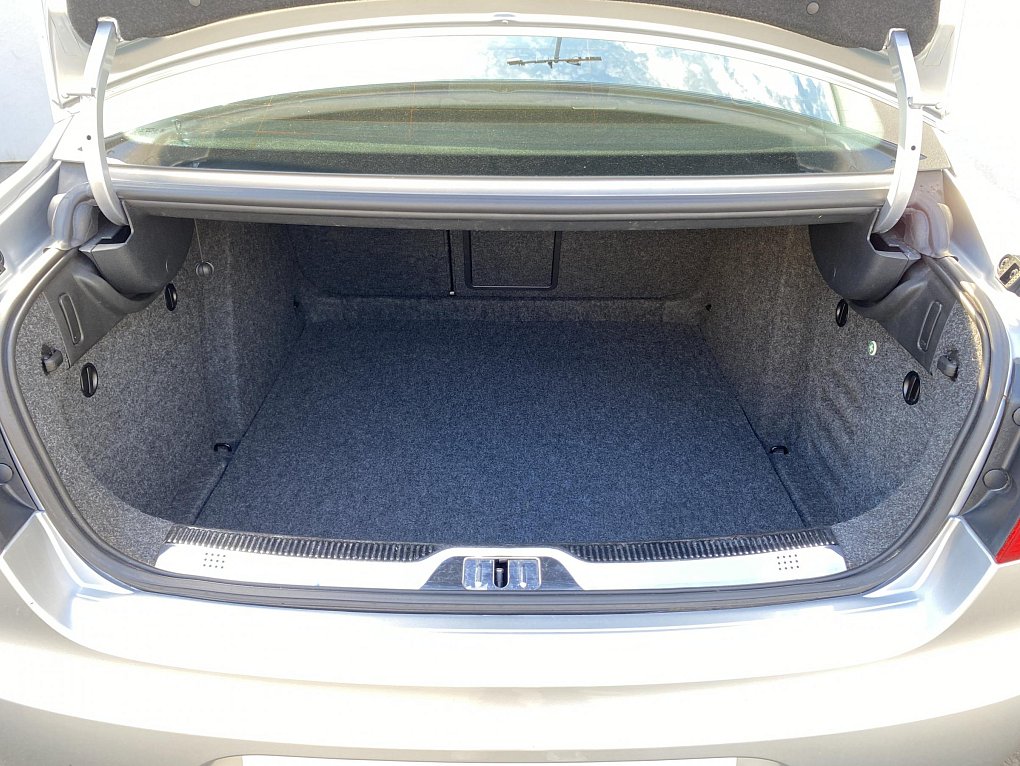 Škoda Superb II 2.0 TDi Ambition
