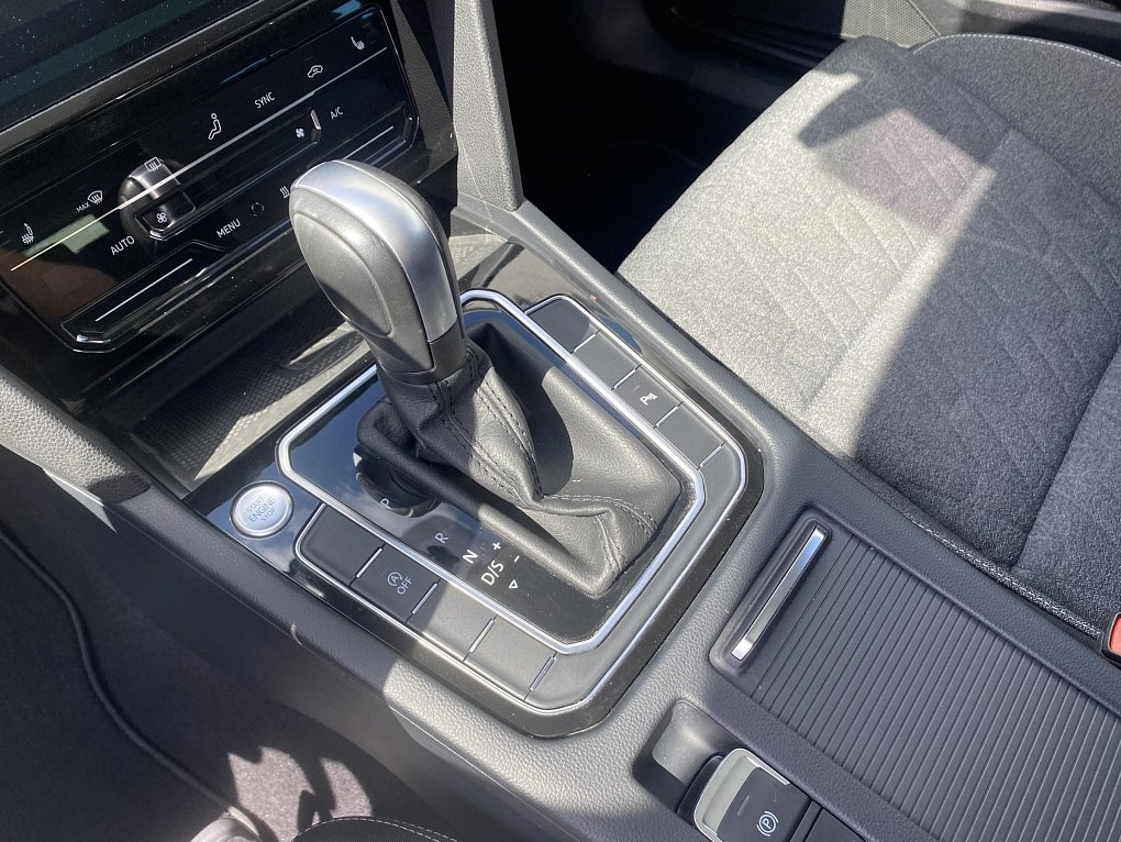 Volkswagen Passat 1.5 TSi Business