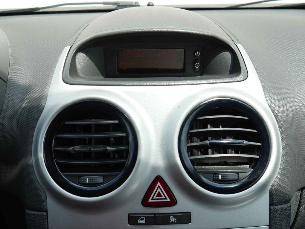 Opel Corsa 1.0i 