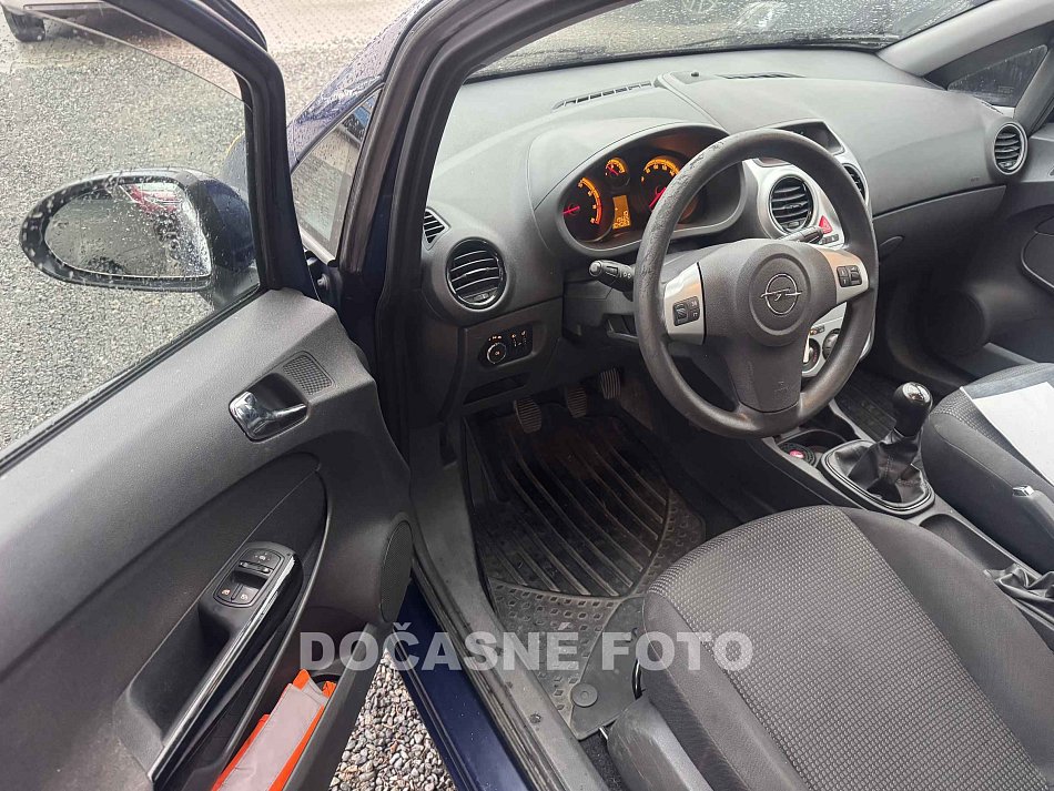 Opel Corsa 1.0i 
