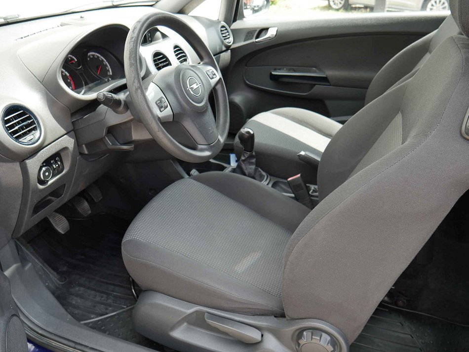 Opel Corsa 1.0i 