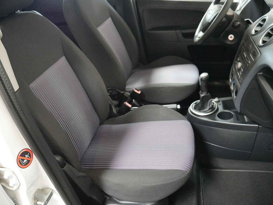 Ford Fusion 1.4i 