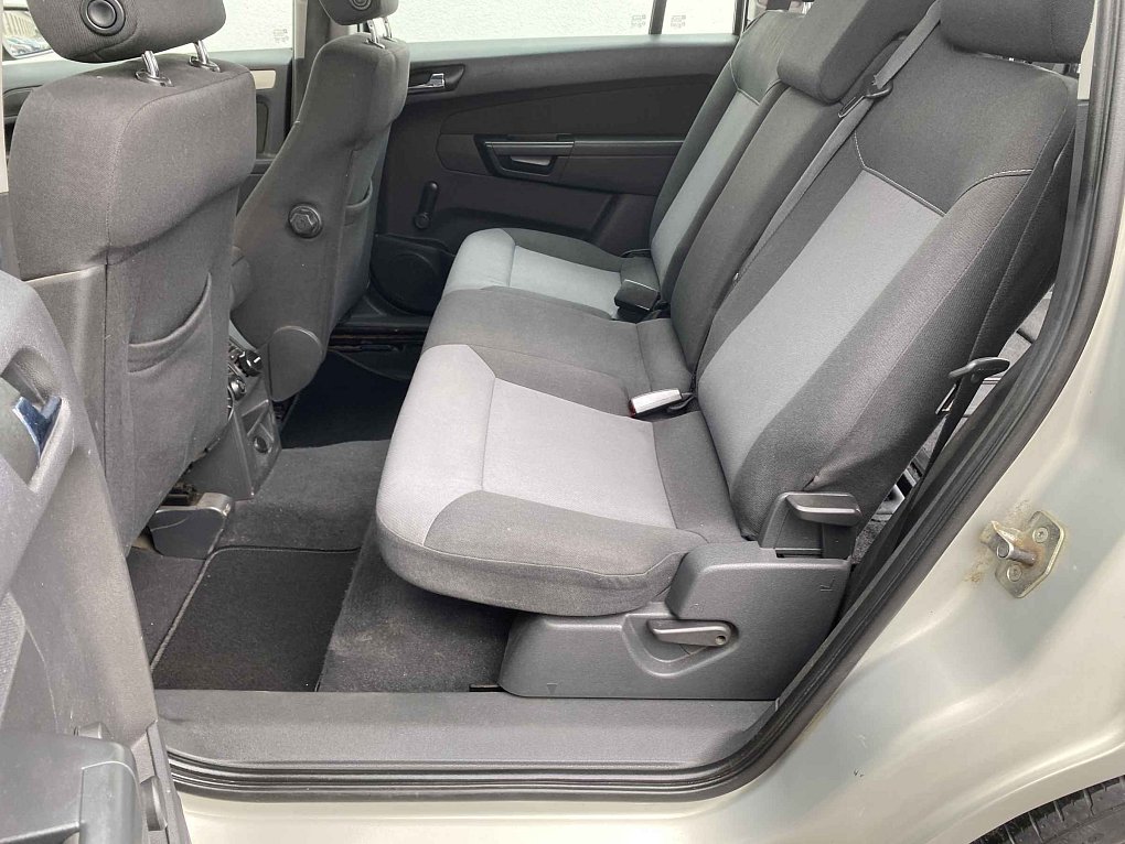 Opel Zafira 1.9 CDTi  7míst