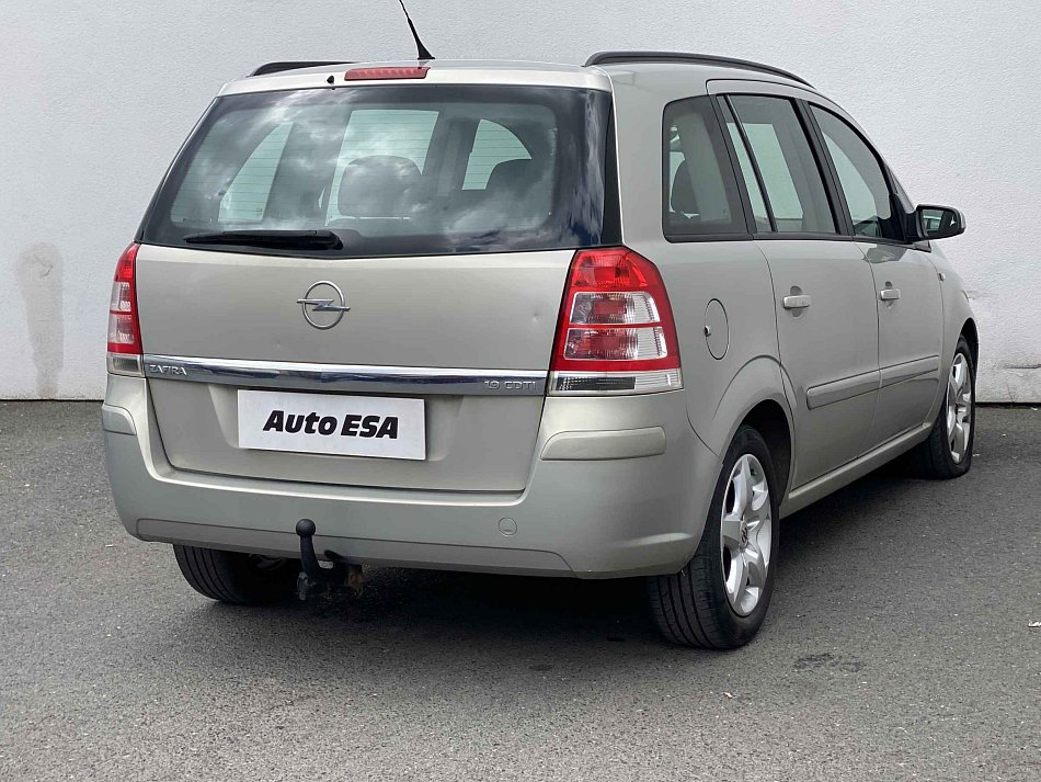 Opel Zafira 1.9 CDTi  7míst