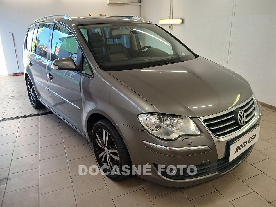 Volkswagen Touran 2.0 TDi 