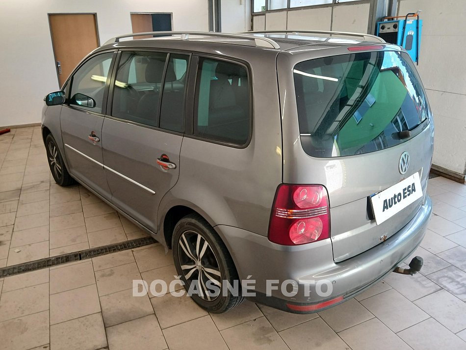 Volkswagen Touran 2.0 TDi 