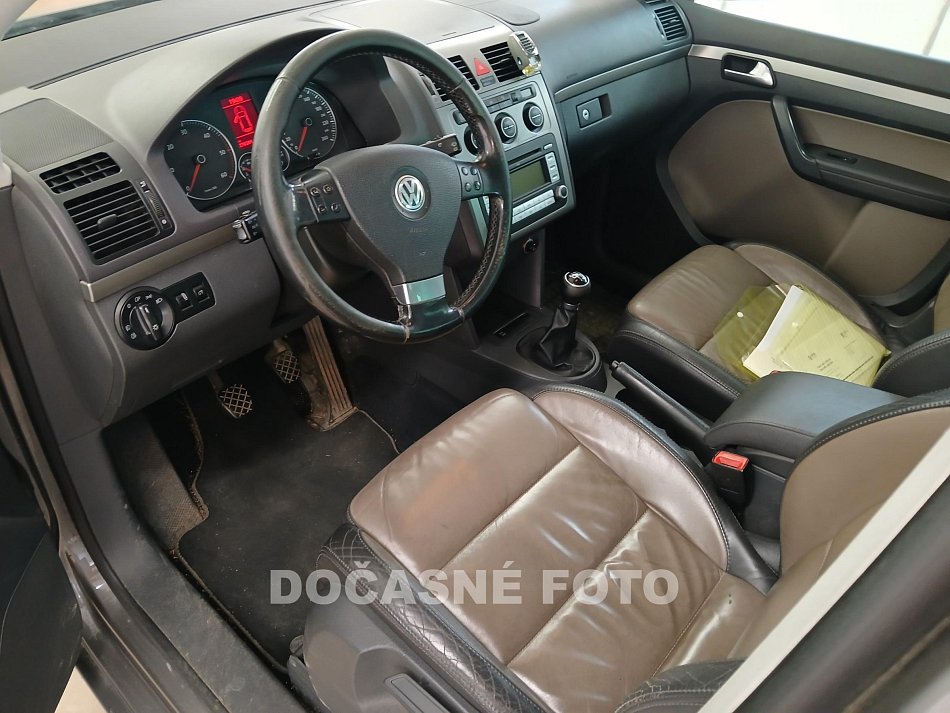 Volkswagen Touran 2.0 TDi 