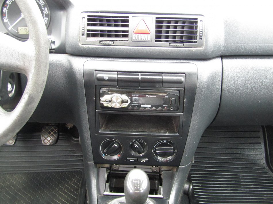 Škoda Octavia 1.6 MPi Tour