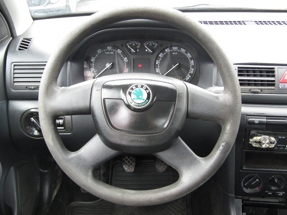 Škoda Octavia 1.6 MPi Tour