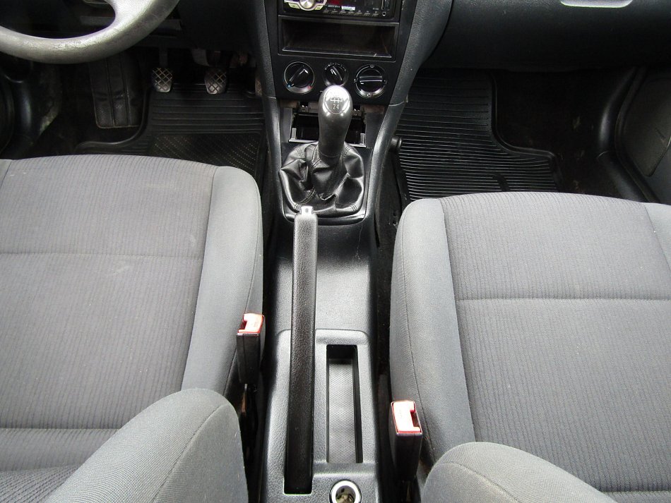 Škoda Octavia 1.6 MPi Tour