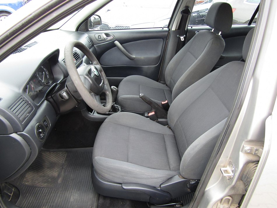 Škoda Octavia 1.6 MPi Tour
