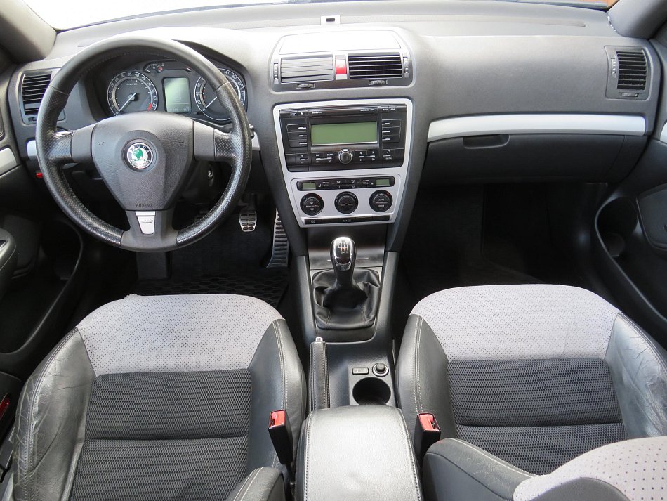 Škoda Octavia II 2.0 TFSi RS
