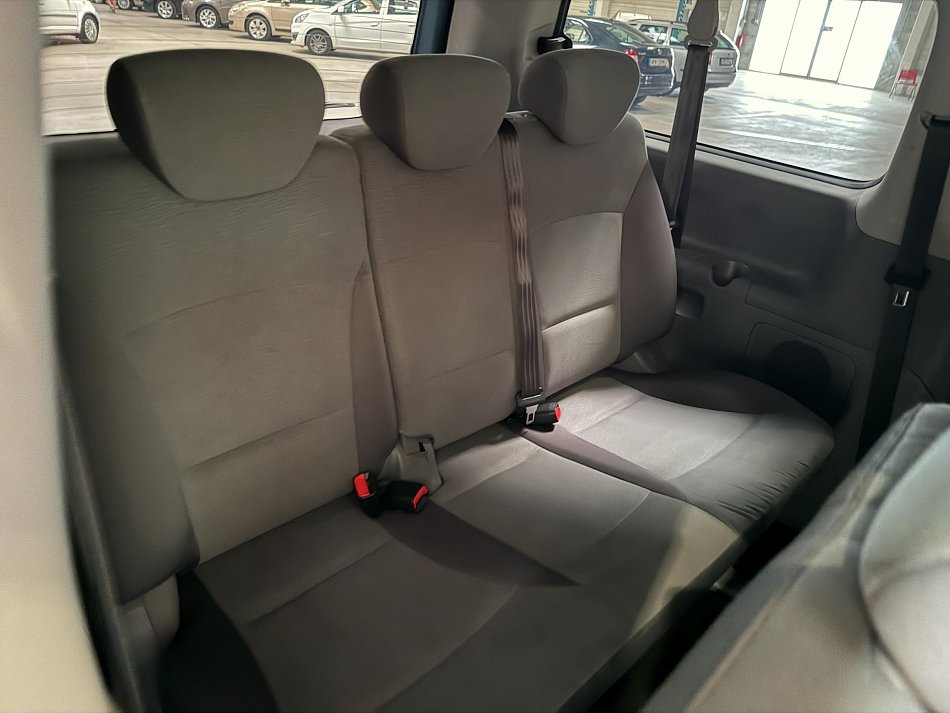 Hyundai H 1 2.5CRDi  8míst