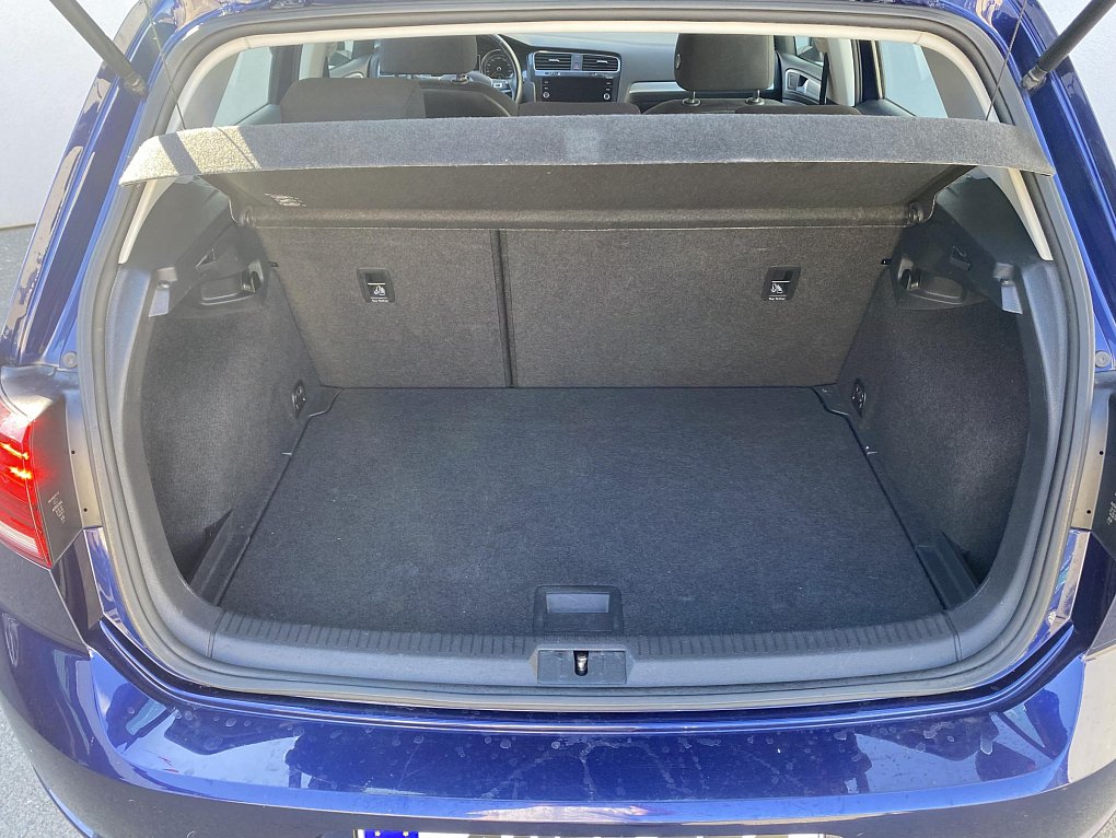Volkswagen Golf 1.0 TSi 