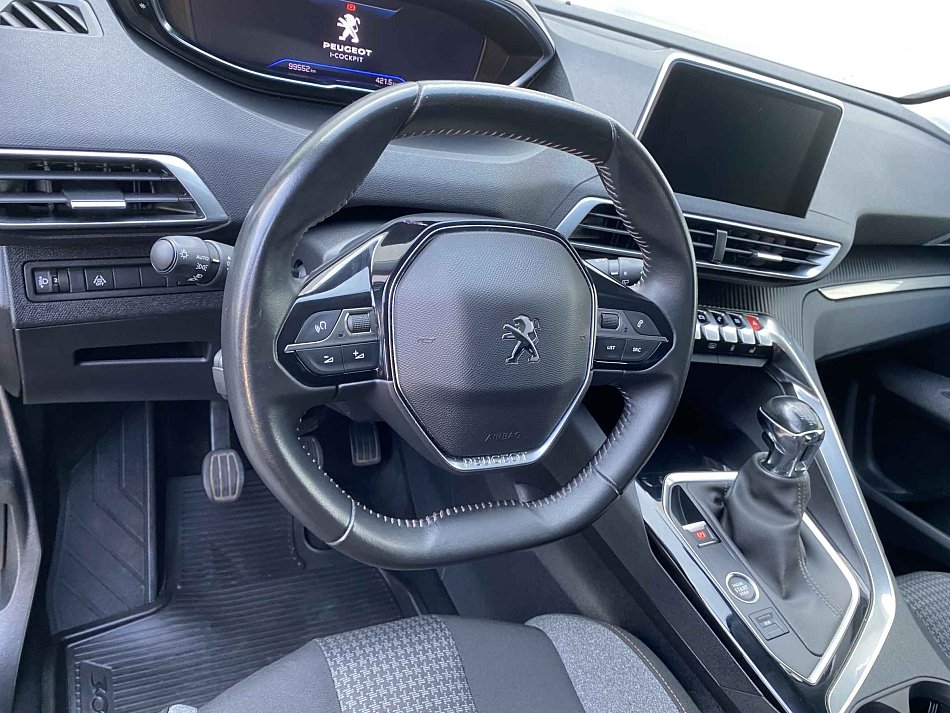 Peugeot 3008 1.2 PT 