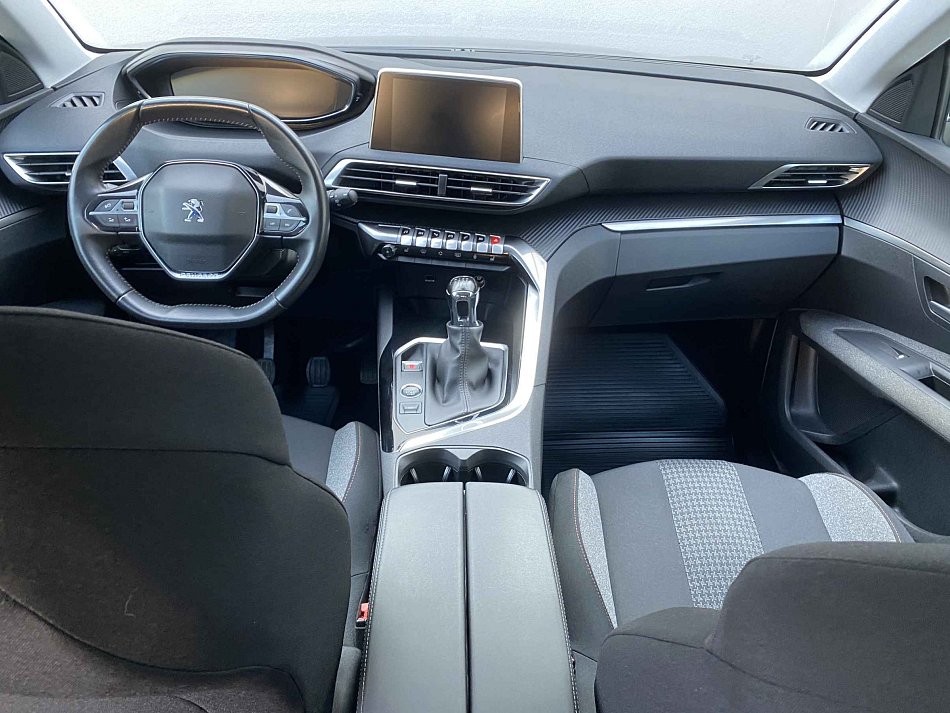 Peugeot 3008 1.2 PT 