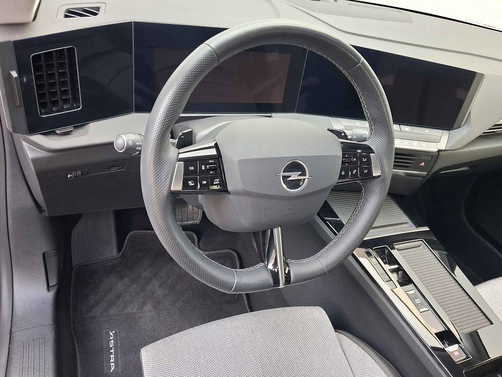 Opel Astra 1.2T Elegance